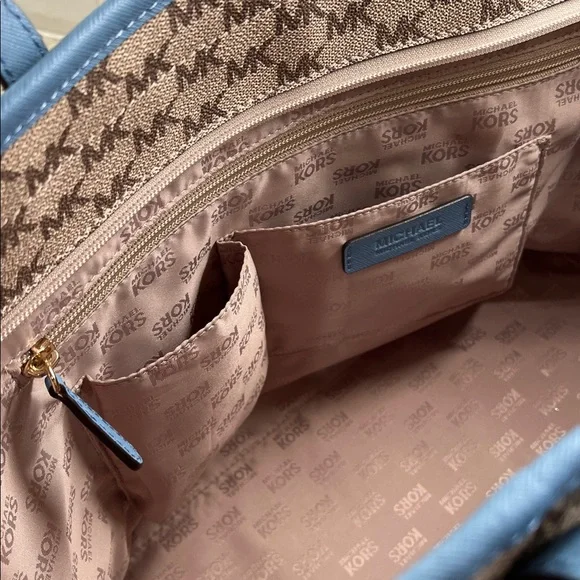 Michael Kors Studio Heritage Signature Emry Zip Top Tote NWOT - Picture 8 of 10